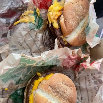 Migros Yemek'te Hamburgerde Peynir İsteği Gözardı Edildi
