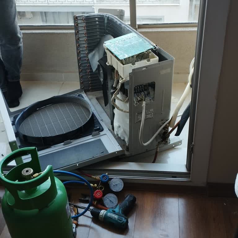 Klimamın Ana Kartı Bozuk, Servis Çözüm Sunmadan Teslim Etti