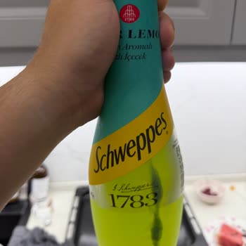 File Market Şubesinde Satın Alınan Limon Aromalı İçecek Açılmadan Küflü Çıktı