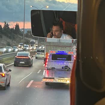 Şoförün Telefonla Konuşarak Hızlı Ve Tehlikeli Sürüşü Yolculukta Büyük Mağduriyet Yarattı