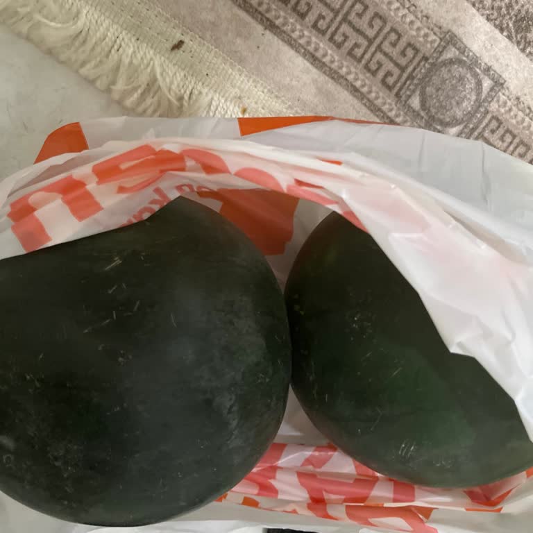 6 Kiloluk Karpuz Yerine İki Küçük Karpuz Gönderildi Ve Çözüm Yok