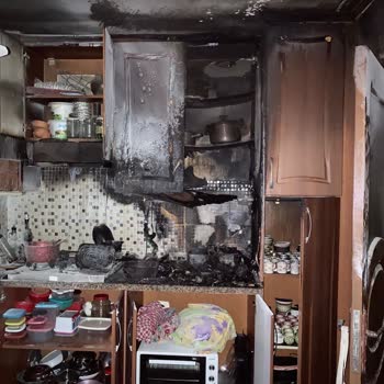 Airfryer Patlaması Ve Yangın Nedeniyle Mutfağımda Büyük Hasar