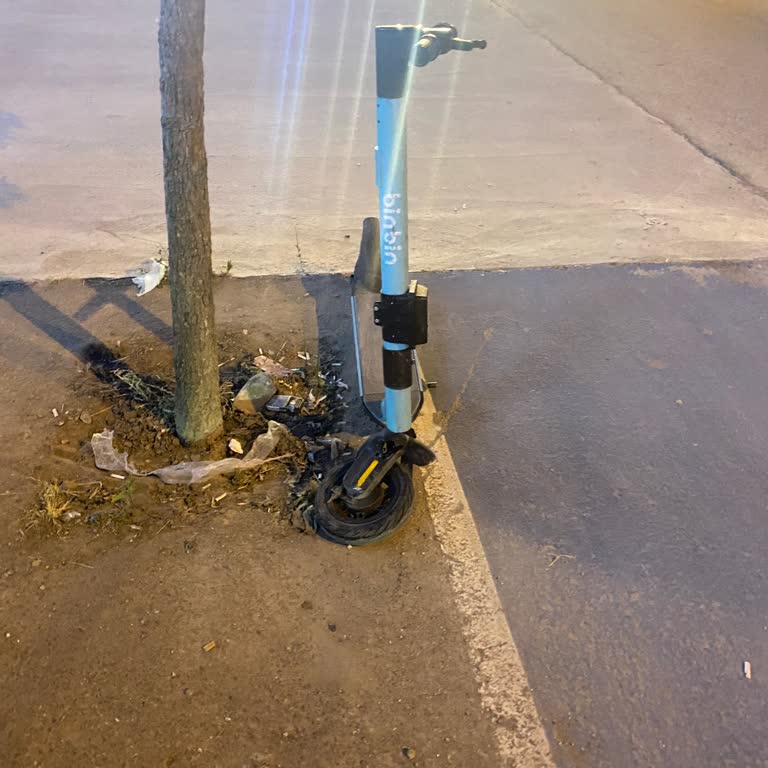 Kırık Scooter Ve Direksiyon Arızası Nedeniyle Kaza Ve İade Talebi