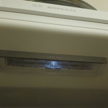 Bosch Buzdolabında LED Aydınlatma Sorunu Ve Yüksek Servis Ücretlerine Karşı Şikayet
