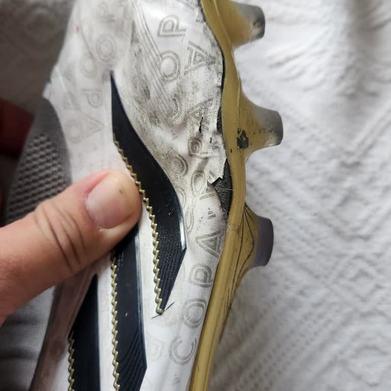 Adidas Predator Kramponunda Kısa Sürede Açılma Ve Yırtılma, Mağazadan Red Kararı Ve İade Talebi