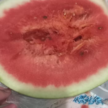 Bartın Ulus BİM'de Çürük Karpuz Satışı İade Şansı Olmadan Müşteriyi Mağdur Etti