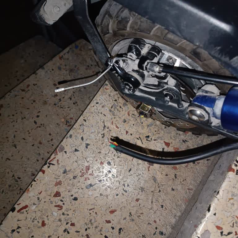 Garanti Kapsamındaki Scooterımda Orijinal Olmayan Motor Kablosu Ve Eksik Servis Belgesi