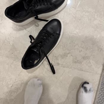 Renk Bulaşması Nedeniyle Sneaker İade Talebi