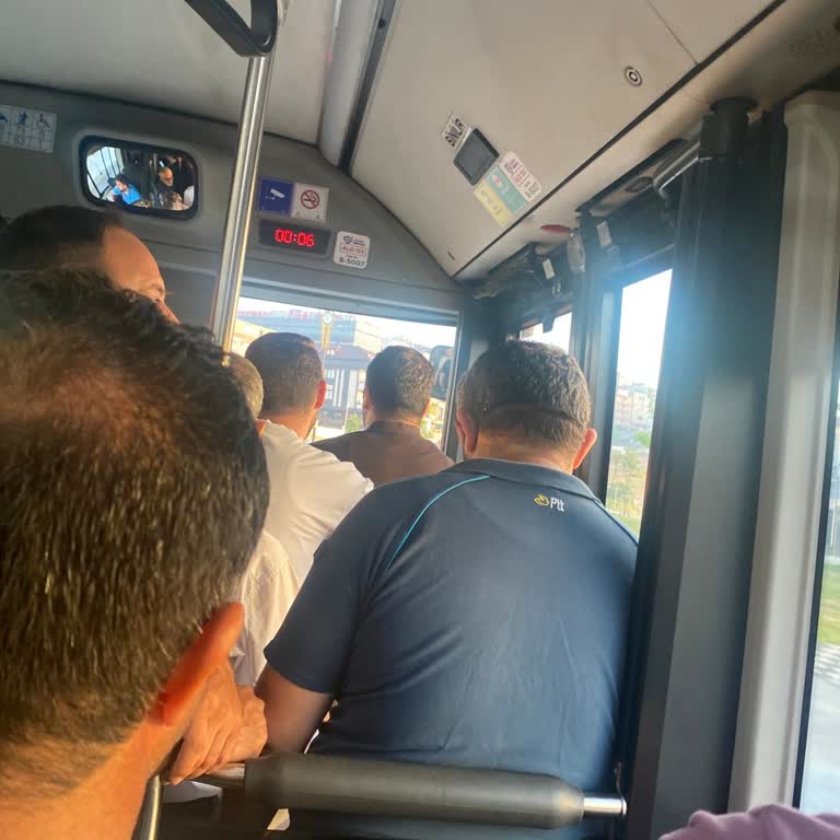 Arnavutköy 336M Hattında Sabah Saatlerinde Aşırı Sıkışıklık Ve Otobüs Eksikliği