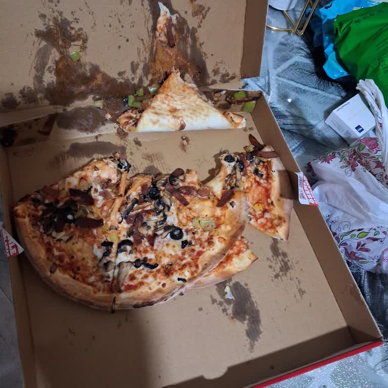 Sbarro’dan Gelen Pizza Dağınık Ve Siparişle Uyuşmazlık