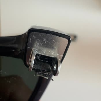 Rayban Meta 2 Gözlükte Menteşe Ve Vida Kalitesi Sorunu Garanti Değişim Talebi