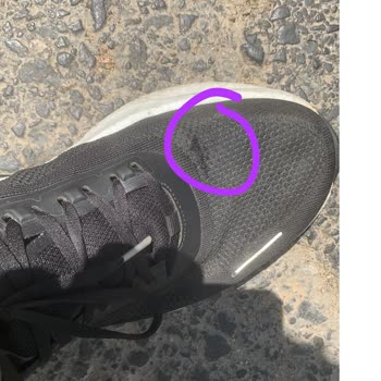 Üç Ay Önce Alınan Ayakkabının Üst Kumaşı Yırtıldı, Değişim Talebi