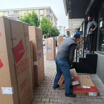 Kaldırımın Kapalı Olması Ve Personelin Saldırgan Davranışı Çocuk Güvenliğini Tehlikeye Atıyor