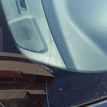 Sıfır Alınan Fiat Egea Cross’ta Cam Çatlağı: Montaj Hatası İddiası Ve Garanti Talebi