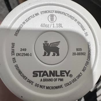 Tr.stanley1913.com Pipetli Termosun Tabanda Boya Çözülmesi Ve Garanti Reddi