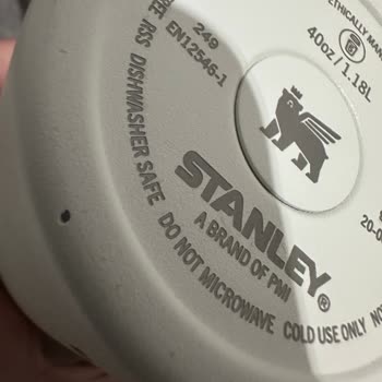 Tr.stanley1913.com Pipetli Termosun Tabanda Boya Çözülmesi Ve Garanti Reddi