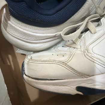 Nike Ayakkabının İç Astarı Yırtıldı Ve Tabanı Ayrıldı: Ayıplı Ürün Değişim Talebi