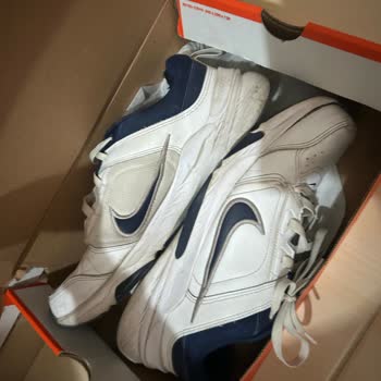 Nike Ayakkabının İç Astarı Yırtıldı Ve Tabanı Ayrıldı: Ayıplı Ürün Değişim Talebi