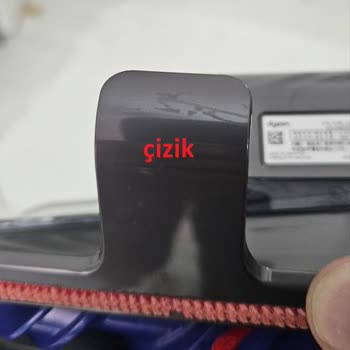 Dyson V15 Detect Absolute'ta Kırık Fırça Ve Kullanılmış Aksesuar Sorunu