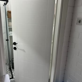Beko Çamaşır Makinesinin Su Sızdırması Sonucu Banyo Kapısının Hasarı Ve Tazmin Talebi