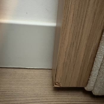 Hasarlı Yatak Başlığı İçin Sorumluluk Belirsizliği Ve Ücretsiz Değişim Talebi