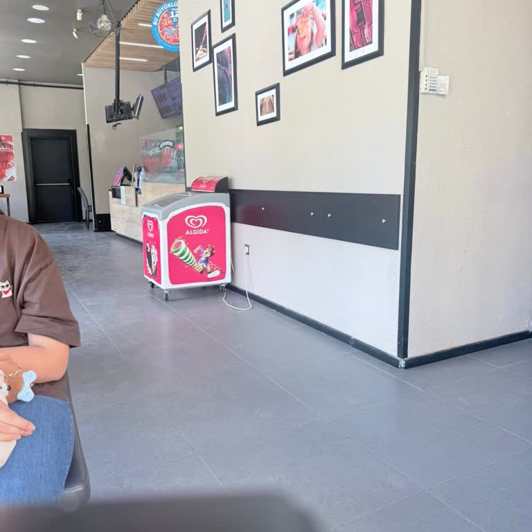Dominos Şubesinde Ücretli Ketçap Ve Mayonez, Yetersiz Porsiyon Ve Lezzetsiz Pizza