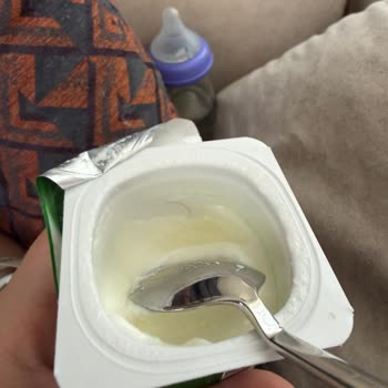 Activia Yoğurdunda Kıl Bulunması Hijyen Ve Sağlık Endişesi Yaratıyor