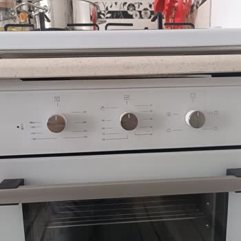 Kumtel B66 SF2 Fırının Ön Paneli Ve Düğmelerinin Aşırı Isınması Güvenlik Riski