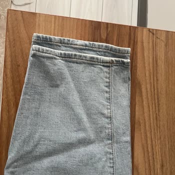 Mavi'den Alınan Jean Pantolon Bacak Uzunluğunda Üretim Hatası