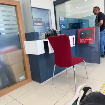 Denizbank Yetpa Şubesinde Personel Eksikliği Ve Uzun Bekleme