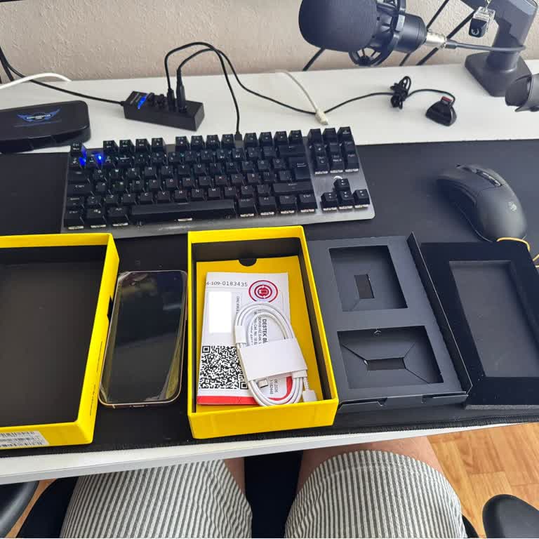 İPhone Modelinde Şarj Adaptörü Eksik