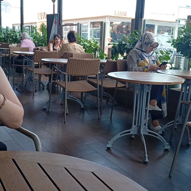 Beylikdüzü Migros AVM Kahve Dünyası Şubesinde Çocuğa Yönelik Kaba Üslup