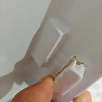 Üretim Hatası Olan Kapak Rafı İçin Ücretsiz Tamir Talebi