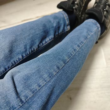 Mavi Kot Pantolunda Paça Kusuru İçin Hızlı Değişim Talebi