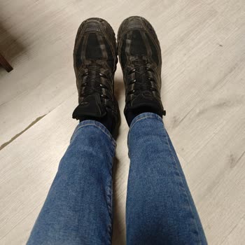 Mavi Kot Pantolunda Paça Kusuru İçin Hızlı Değişim Talebi