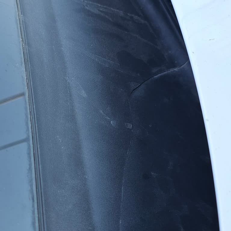 Servis Sonrası Ön Cam Yağmurluk Izgarası Kırıldı, Klima Çöktü Ve Sorumluluk Reddi