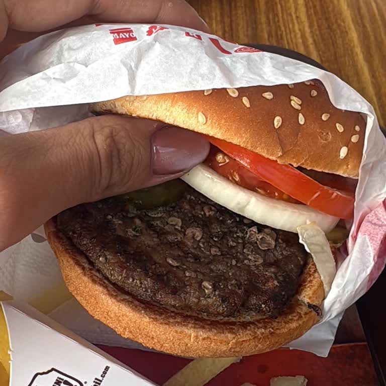 Burger King Galataport’ta Kral Kombo Menüsü Görünüm, Tazelik Ve Hijyen Sorunları