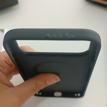 Kabarcıklı Magsafe Kılıf Ve Hatalı Kargo Nedeniyle Uzun Süreli Müşteri Hizmetleri Sorunları