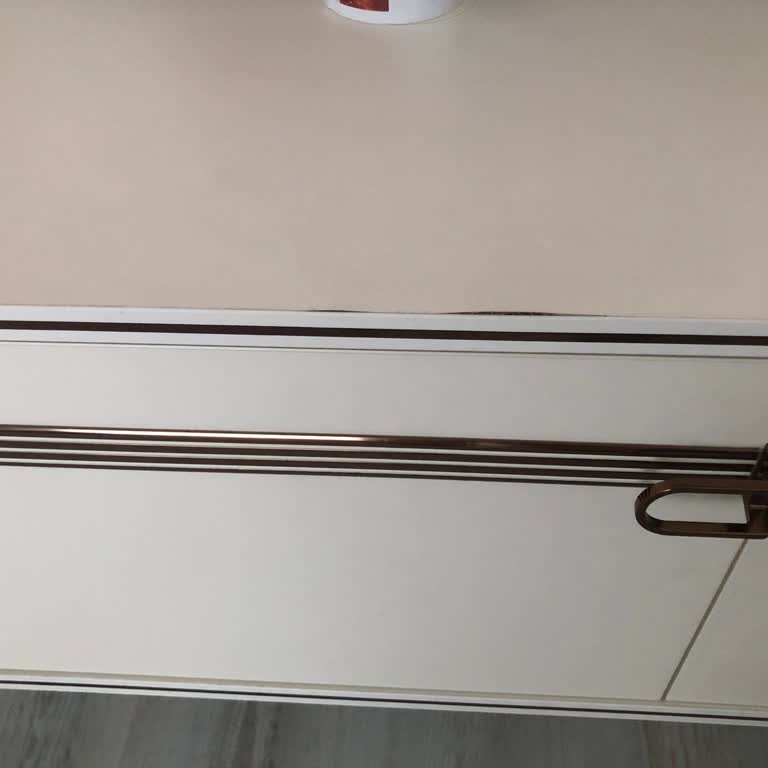 TV Sehpasındaki Tabaka Kalkması Garanti Dışı Ve Yetkili Servisin Kaba Tutumu