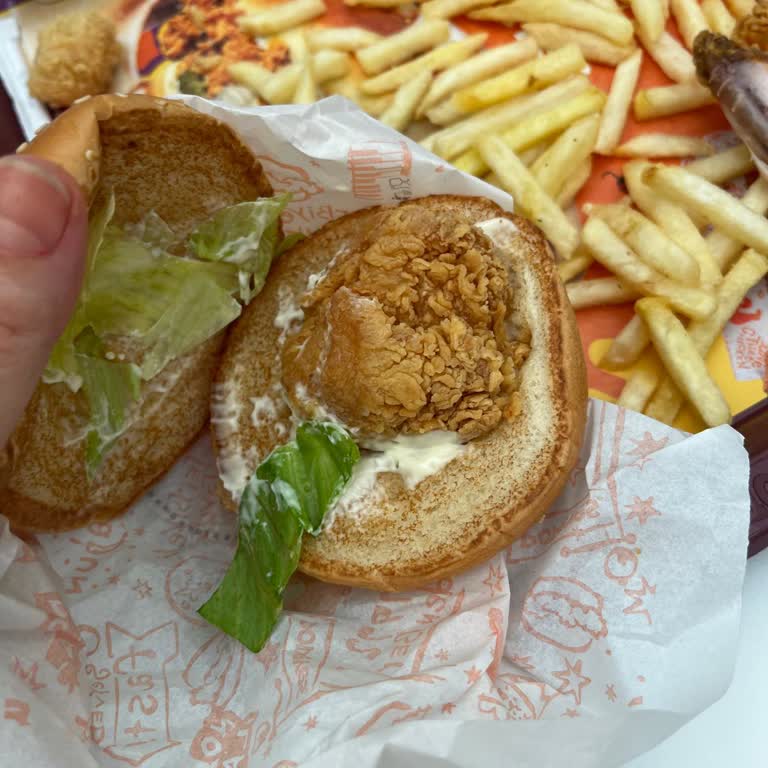 Popeyes Kanat Kova Reklam Görseli İle Gerçek Sunum Arasındaki Yanıltıcı Fark