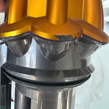 Dyson W12 Süpürgede Kalite Sorunları Ve Yanlış Yönlendirme Nedeniyle Ürün Değişimi Talebi