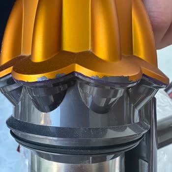 Dyson W12 Süpürgede Kalite Sorunları Ve Yanlış Yönlendirme Nedeniyle Ürün Değişimi Talebi