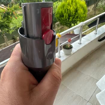 Dyson W12 Süpürgede Kalite Sorunları Ve Yanlış Yönlendirme Nedeniyle Ürün Değişimi Talebi