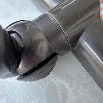 Dyson W12 Süpürgede Kalite Sorunları Ve Yanlış Yönlendirme Nedeniyle Ürün Değişimi Talebi