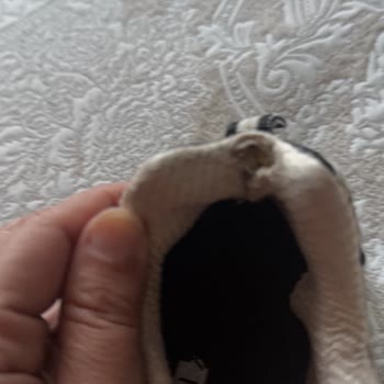 Skechers Ayakkabısının İç Astarı Kısa Sürede Yırtıldı, Değişim Talebi