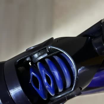 Dyson Gen5 Süpürge Borusundaki Açılma Ve Çekim Gücü Azalması İçin Ücretsiz Çözüm Talebi