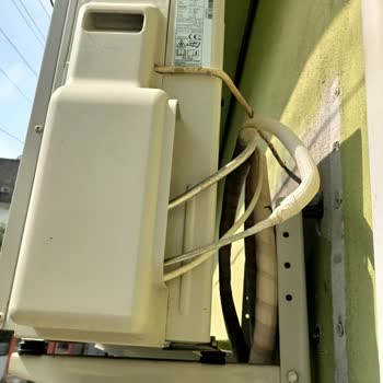 Düşmek Üzere Olan Klima Ünitesi Güvenlik Riski Oluşturuyor, Servis 7 Gün Bekletiyor