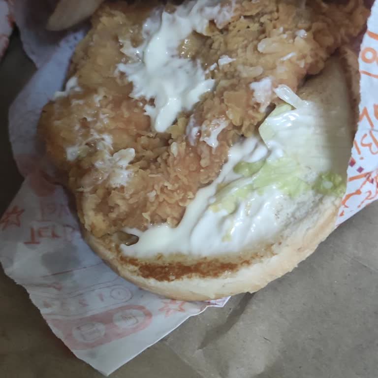 Boş Popchicken Hediye Menüsü Ve Yanmış Tavuk İçeriği Üzerine İade Talebi