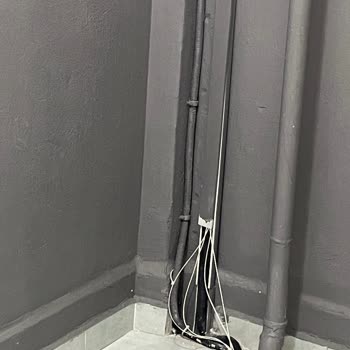 Türk Telekom Bina Tesisatında Oluşturulan Hasar Ve Görünüm Kirliliği