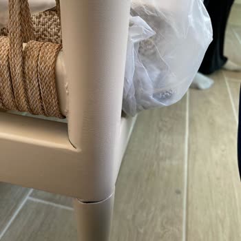 Divona Home'dan Kırık Balkon Takımı Değişimi Uzun Süre Bekliyor